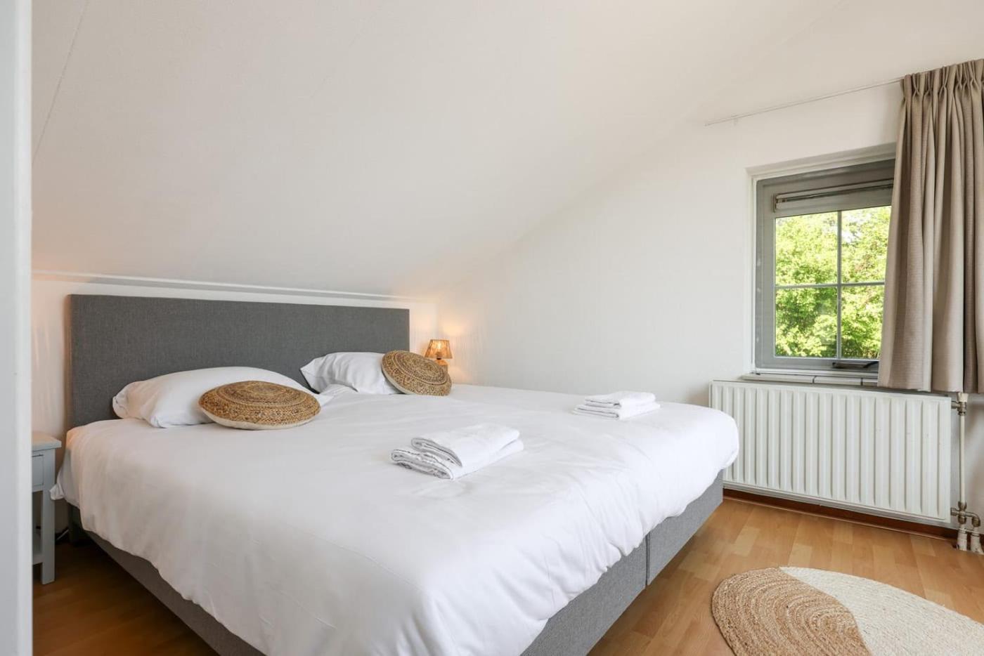 Hello Zeeland - Vakantiehuis De Elf Boompjes 64 Bruinisse Bagian luar foto