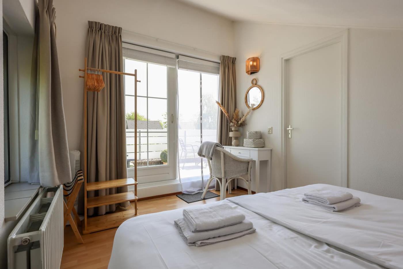 Hello Zeeland - Vakantiehuis De Elf Boompjes 64 Bruinisse Bagian luar foto